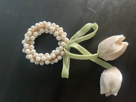 🌹 The Cascading Garden Scrunchie