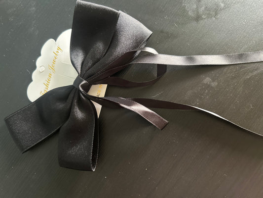 🎀 The Luxe Four Collection: Satin Bow Hair Clip (Pack of 1)